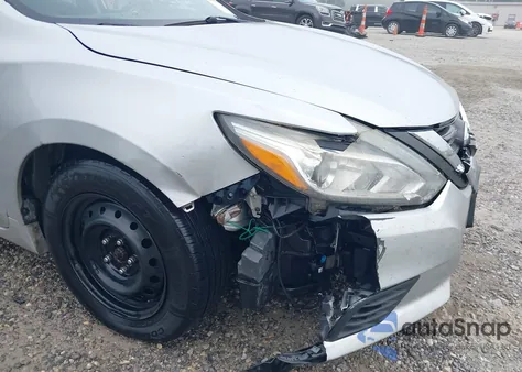 2016 Nissan Altima 2.5/S/Sv/Sl/Sr z USA, uszkodzony, nr VIN 1N4AL3AP8GC248732